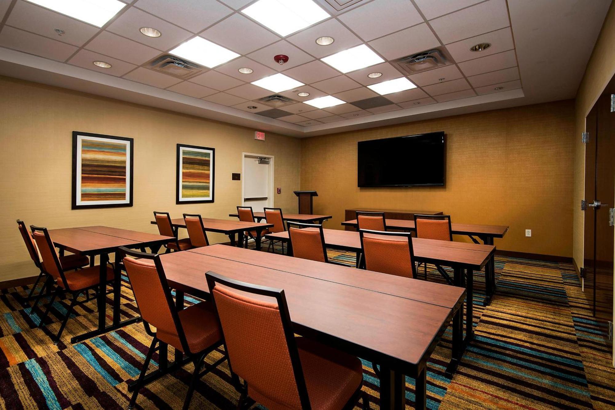 Fairfield & By Marriott Little Rock 3* Benton
